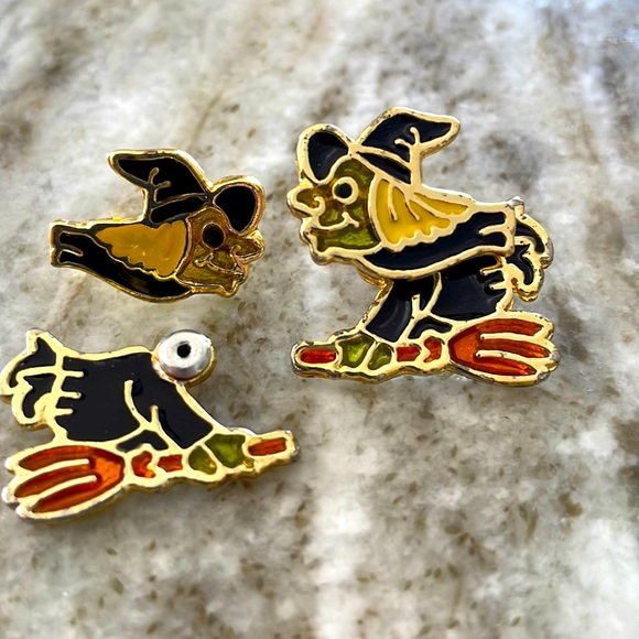 Dimensional Witch Earrings - Picture 2 of 6